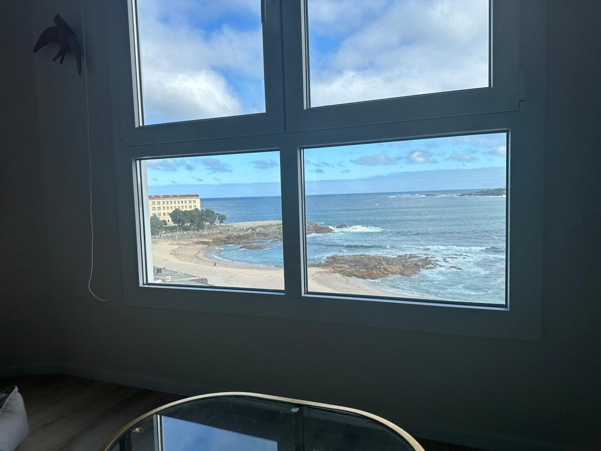 Piso Con Vistas A La Playa De Riazor Apartment A Coruna Bagian luar foto