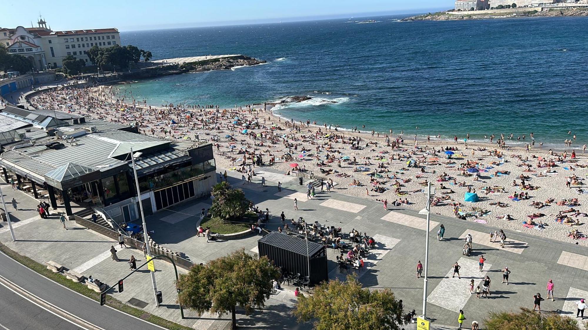 Piso Con Vistas A La Playa De Riazor Apartment A Coruna Bagian luar foto